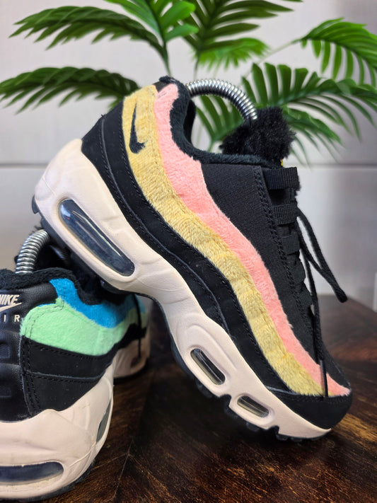 Nike Air Max 95 Premium Black Fur maat 37,5
