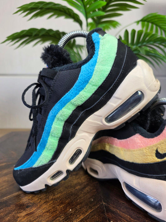 Nike Air Max 95 Premium Black Fur maat 37,5