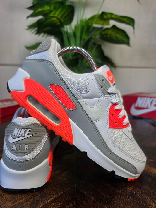 Nike Air Max 90 Hyper Orange maat 42