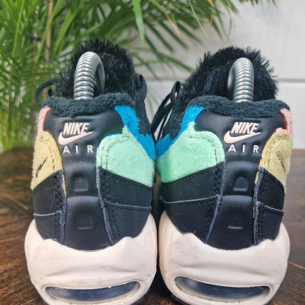 Nike Air Max 95 Black Fur maat 37,5
