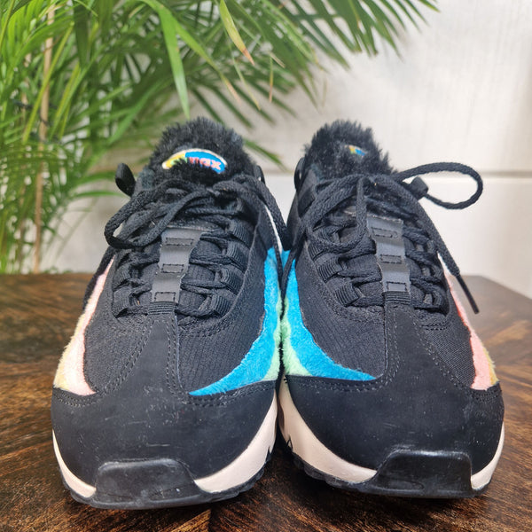 Nike Air Max 95 Black Fur maat 37,5