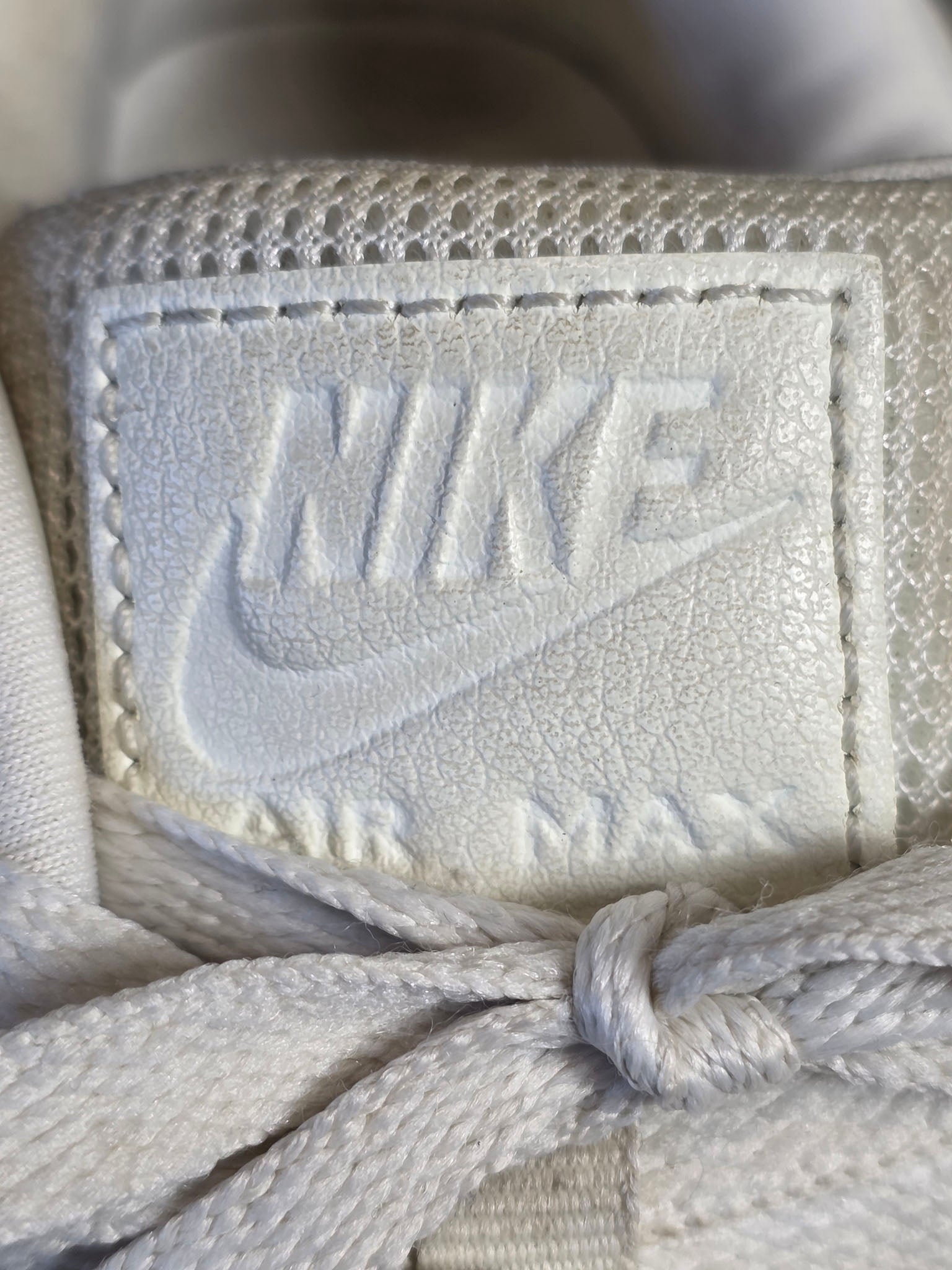 Nike Air Max 90 Snakeskin Sail maat 38