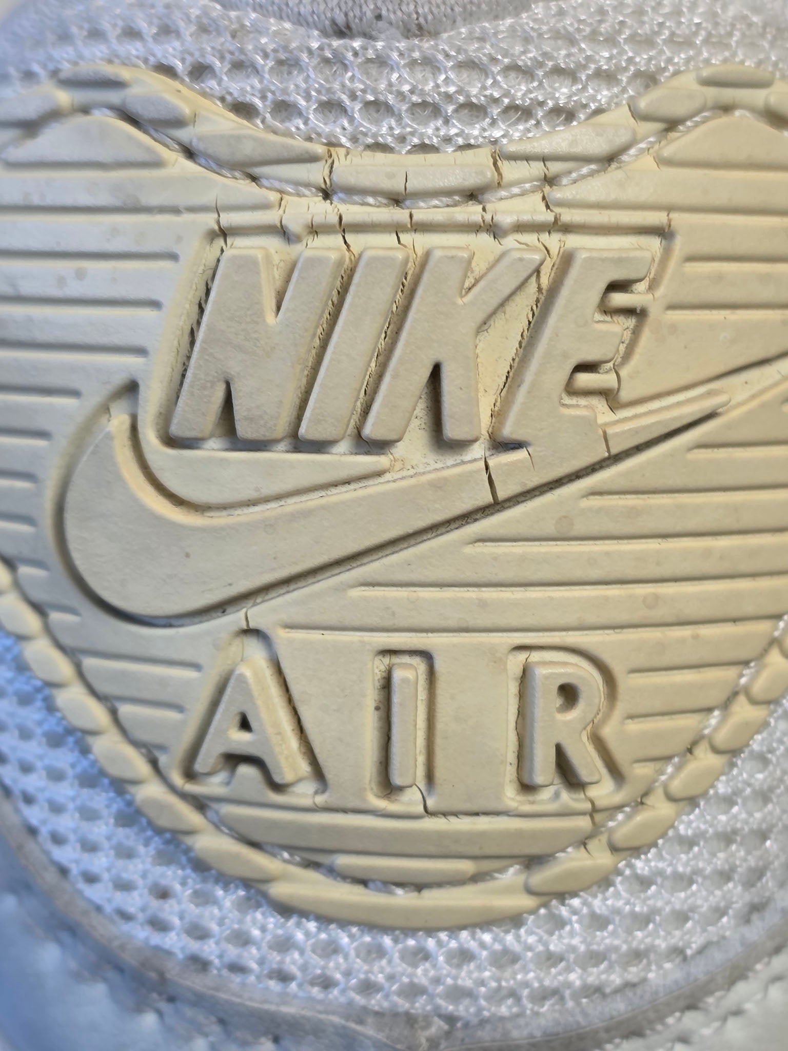 Nike Air Max 90 Snakeskin Sail maat 38