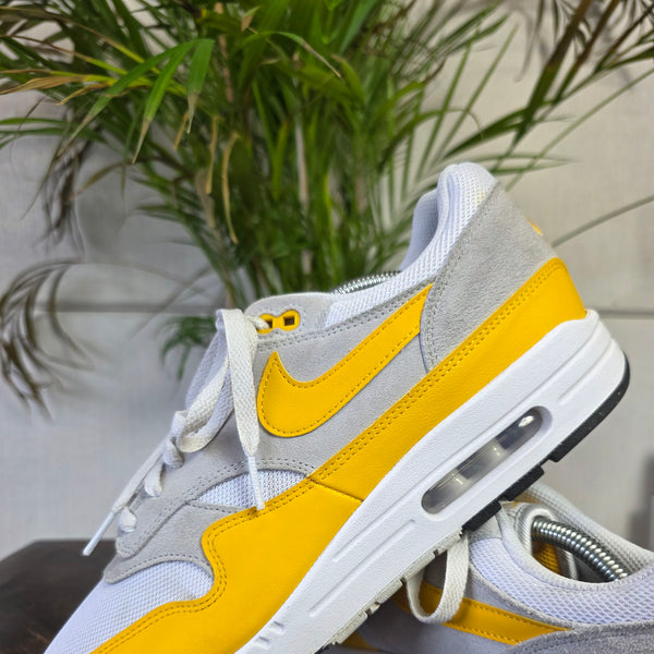 Nike Air Max 1 University Gold maat 45,5