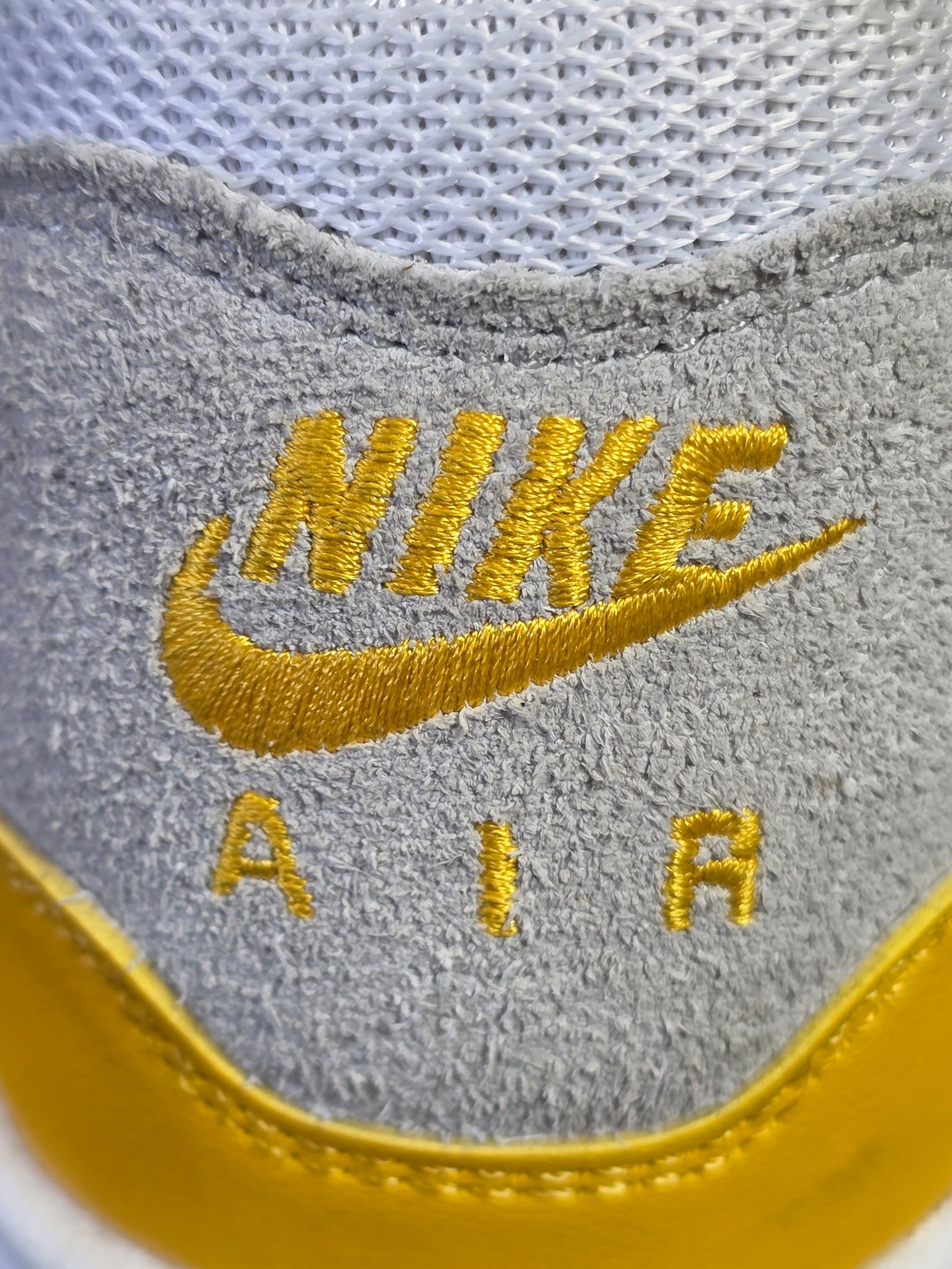 Nike Air Max 1 University Gold maat 45,5