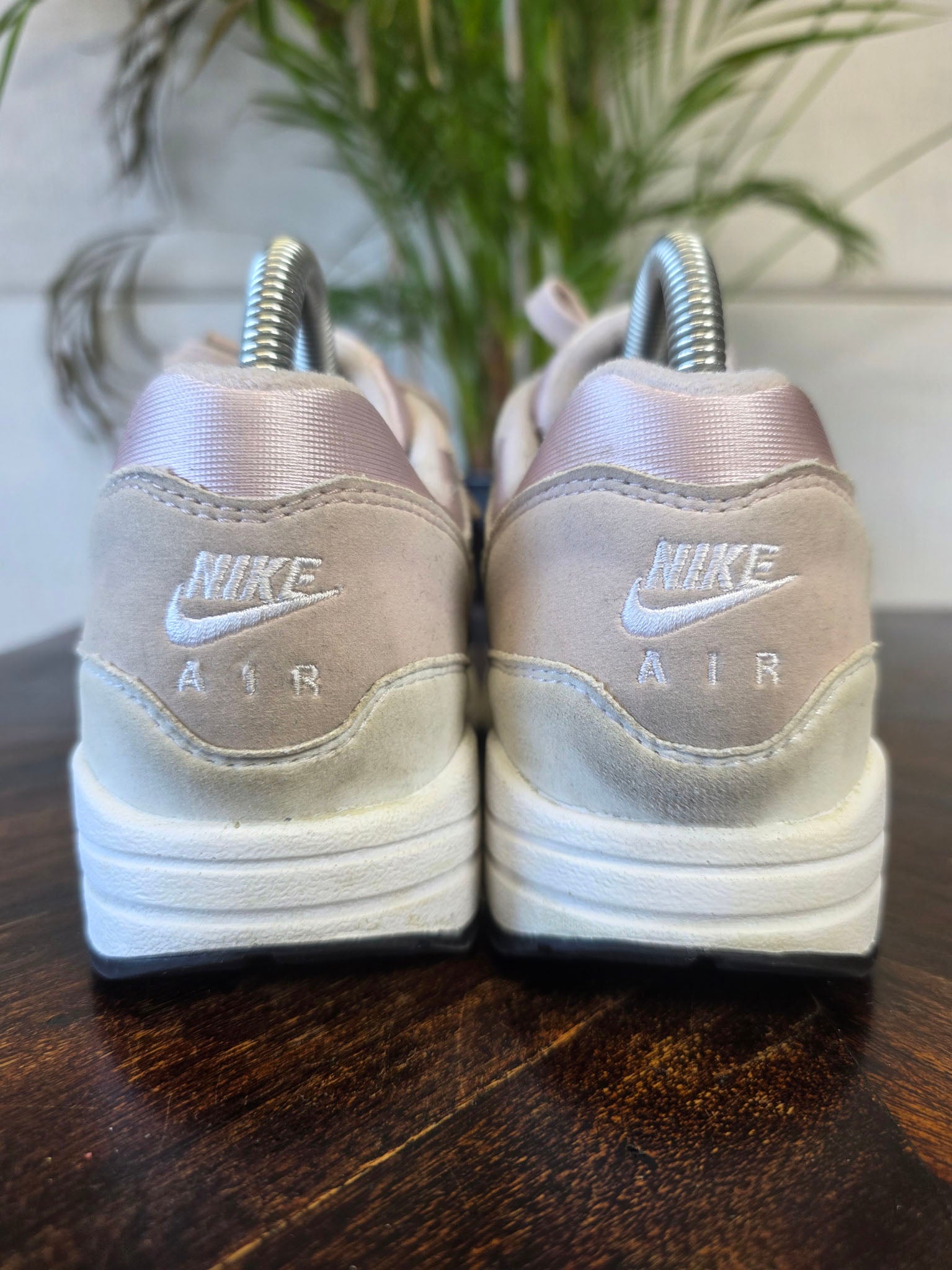 Nike Air Max 1 Barely Rose maat 38