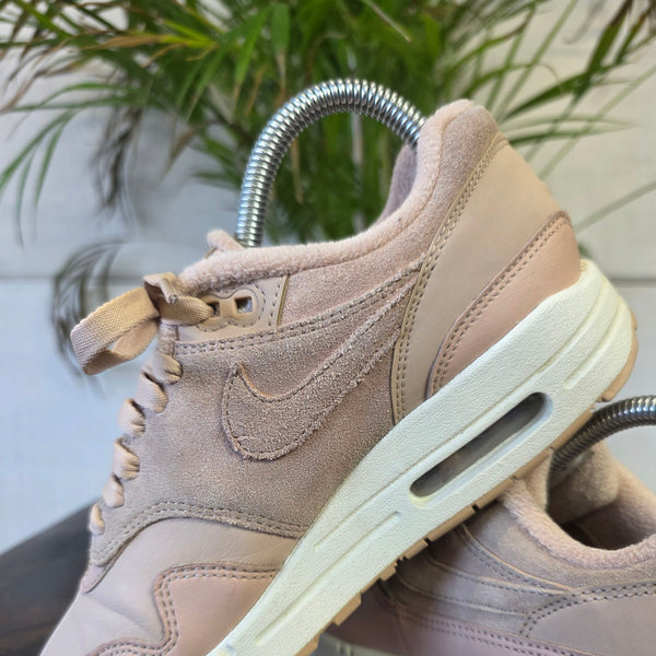 Nike Air Max 1 PRM Bio Beige maat 36,5
