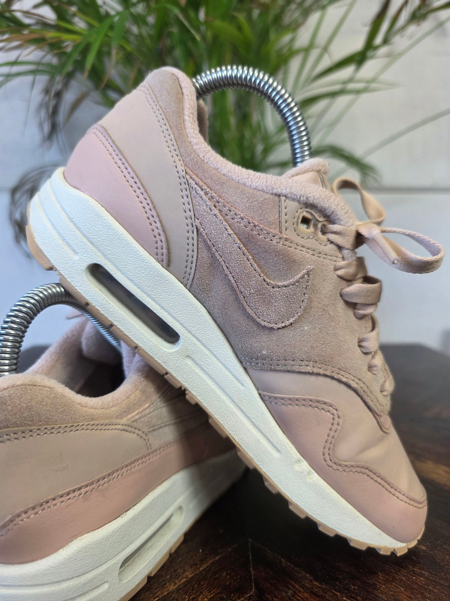 Nike Air Max 1 PRM Bio Beige maat 36,5