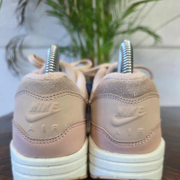 Nike Air Max 1 PRM Bio Beige maat 36,5