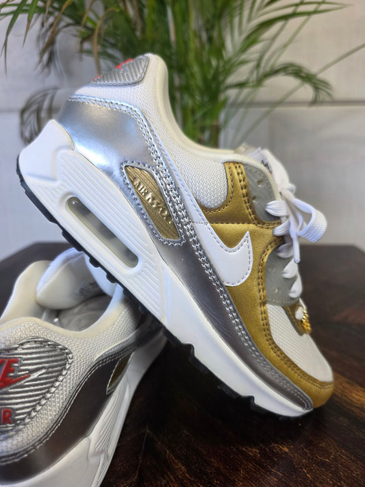 Nike Air Max 90 White Metallic Gold maat 37,5
