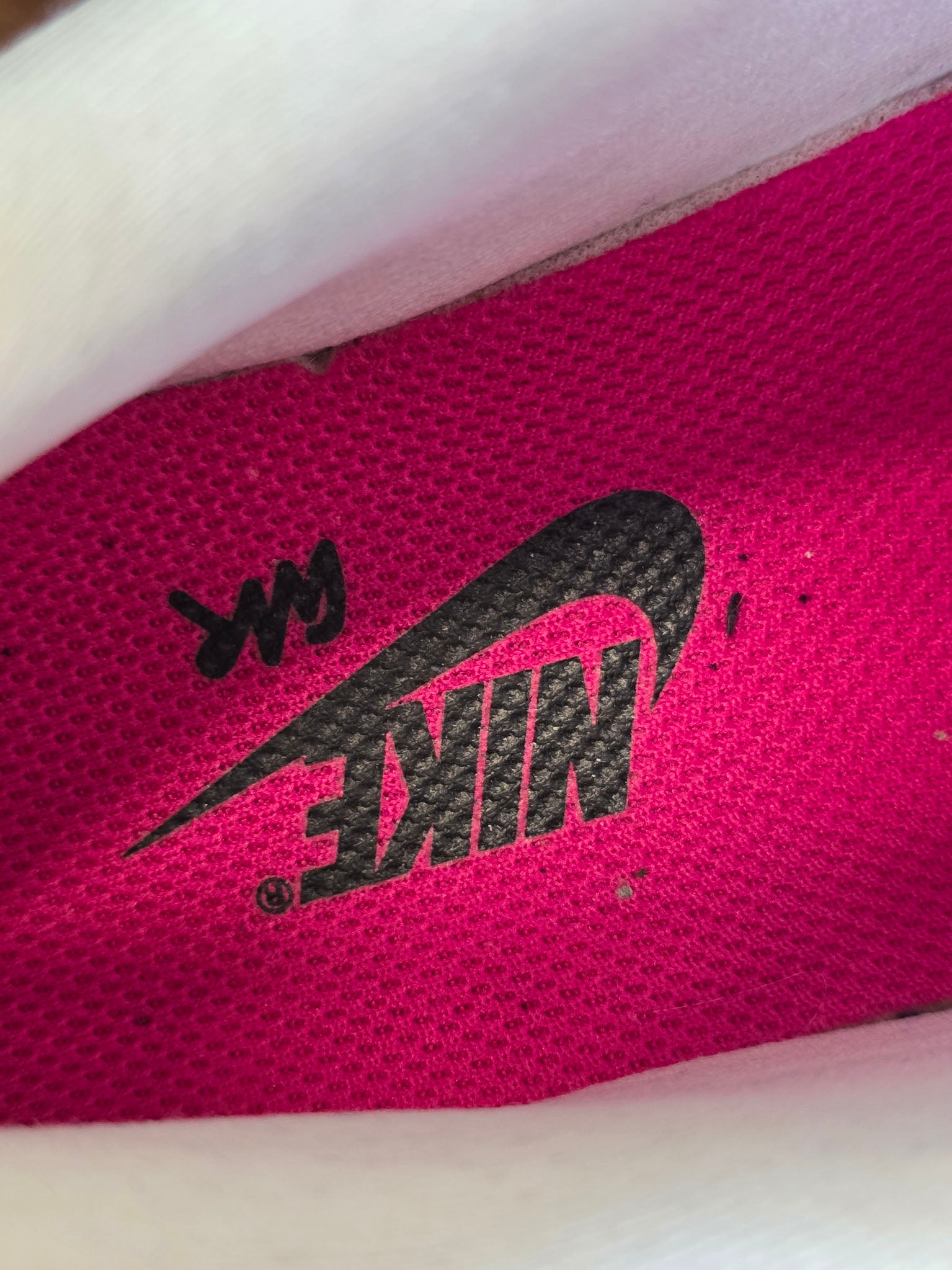Nike Air Max 90 Futura Black Hot Pink maat 36,5