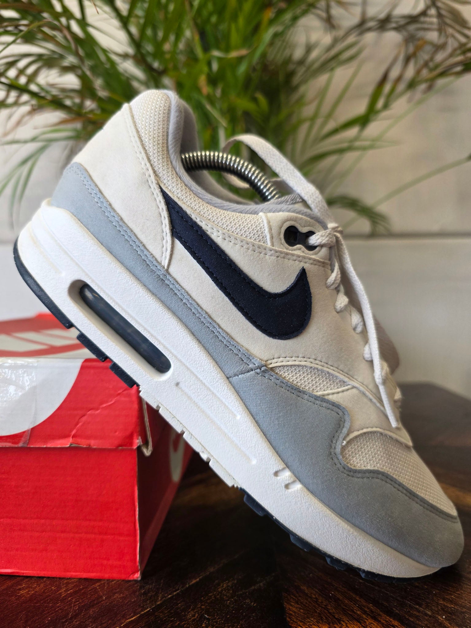 Nike Air Max 1 Platinum Tint maat 44