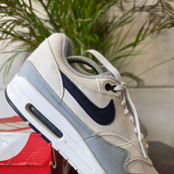 Nike Air Max 1 Platinum Tint maat 44