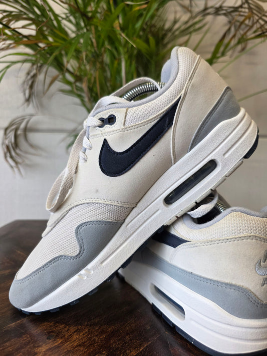 Nike Air Max 1 Platinum Tint maat 44