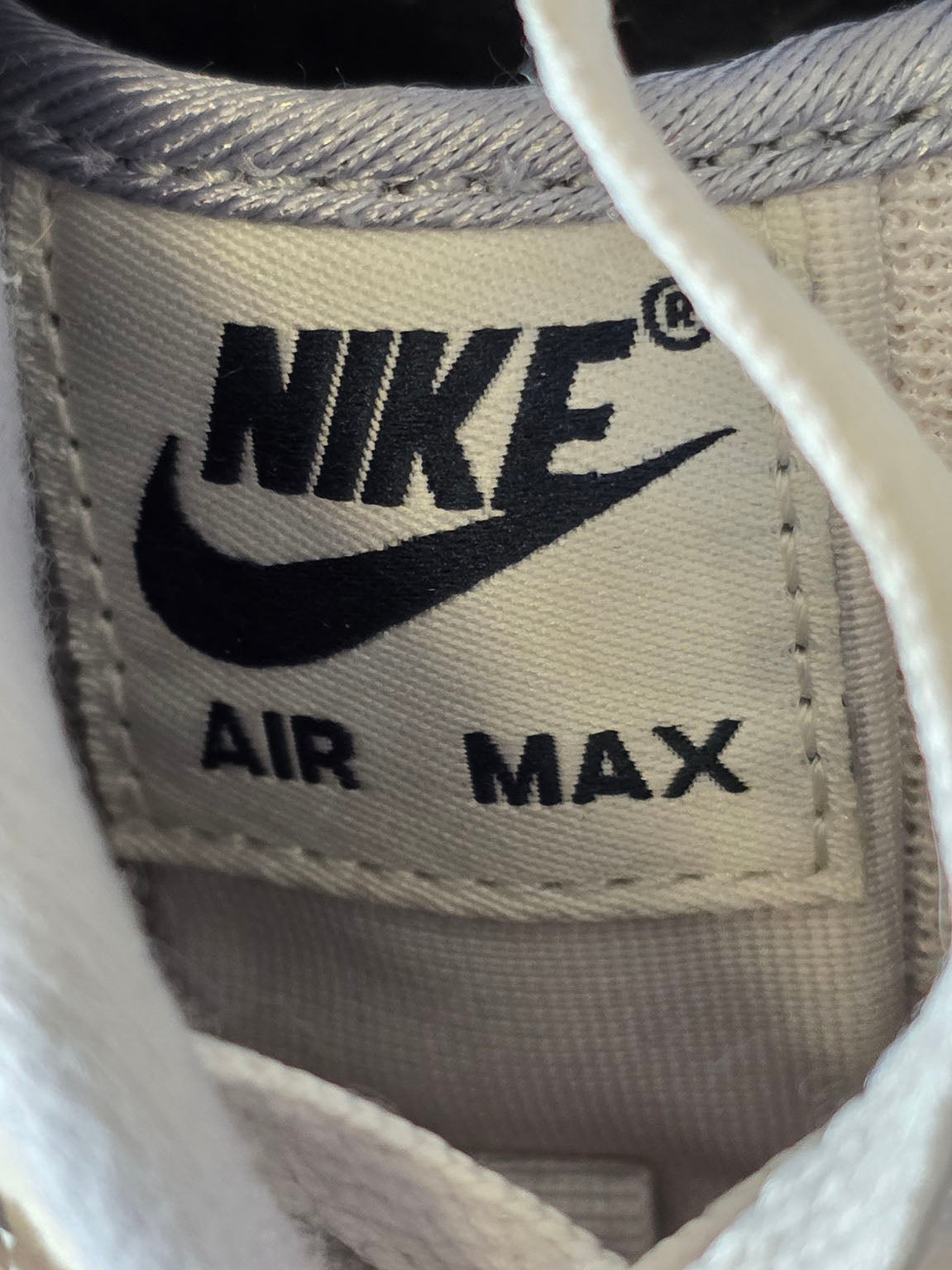 Nike Air Max 1 Platinum Tint maat 44