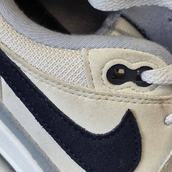 Nike Air Max 1 Platinum Tint maat 44