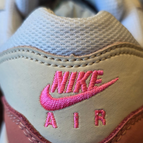 Nike Air Max 1 Red Stardust Quava Ice maat 35,5