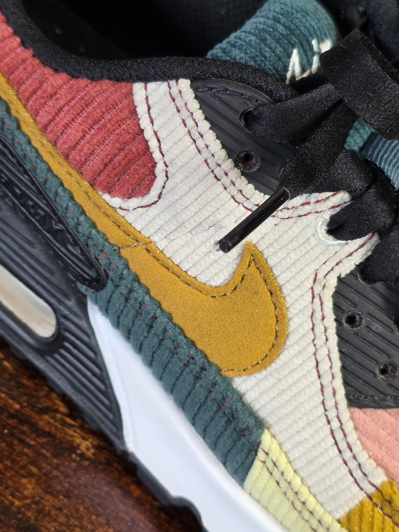 Nike Air Max 90 Multi Corduroy maat 38