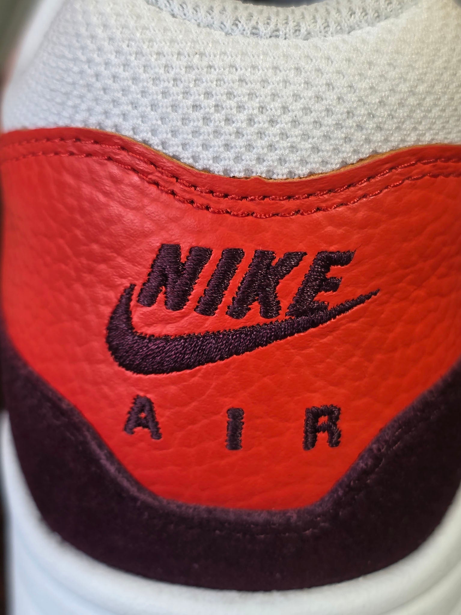 Nike Air Max 1 Burgundy Crush maat 46