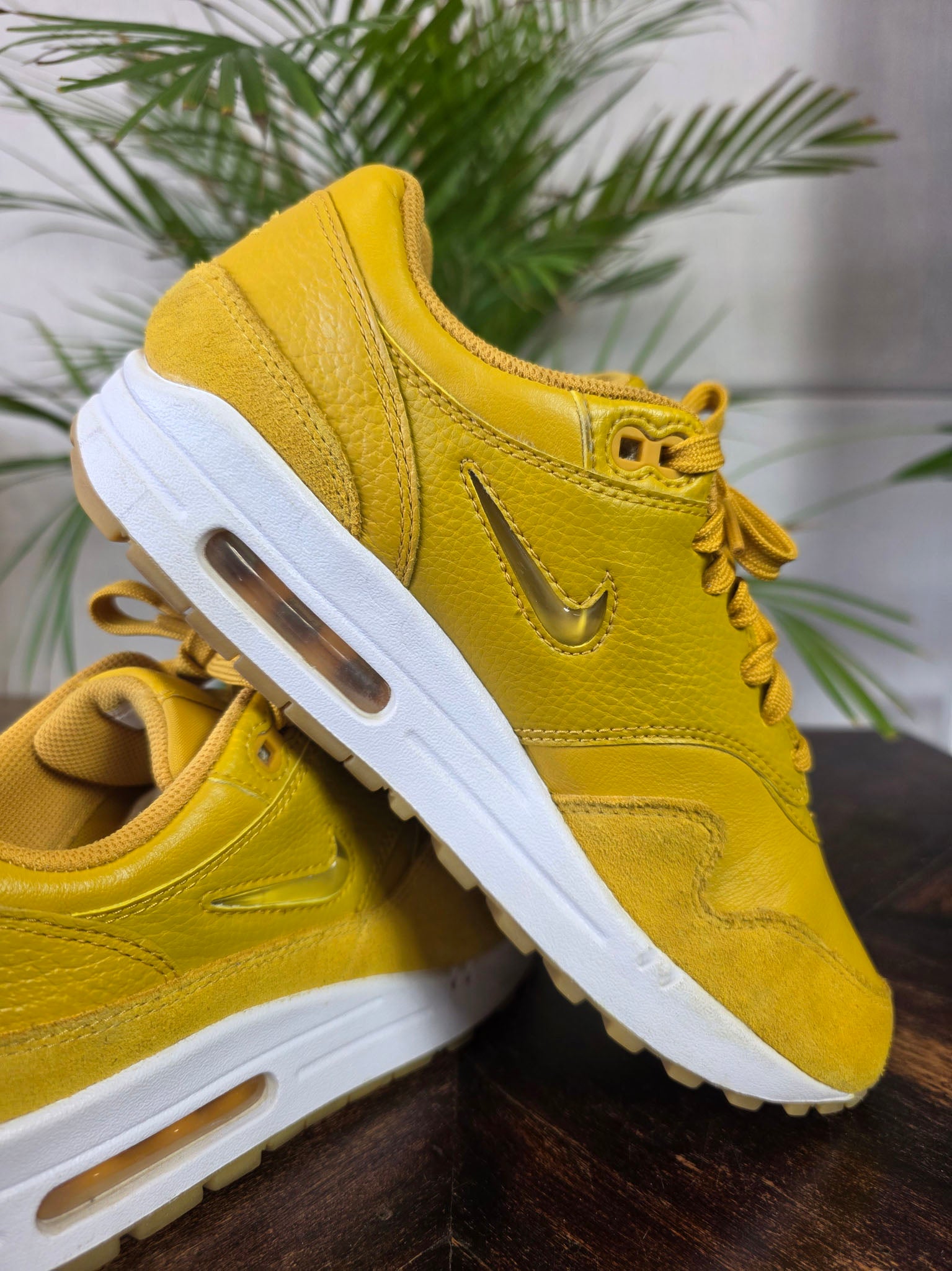 Nike Air Max 1 Jewel Mineral Yellow maat 38,5