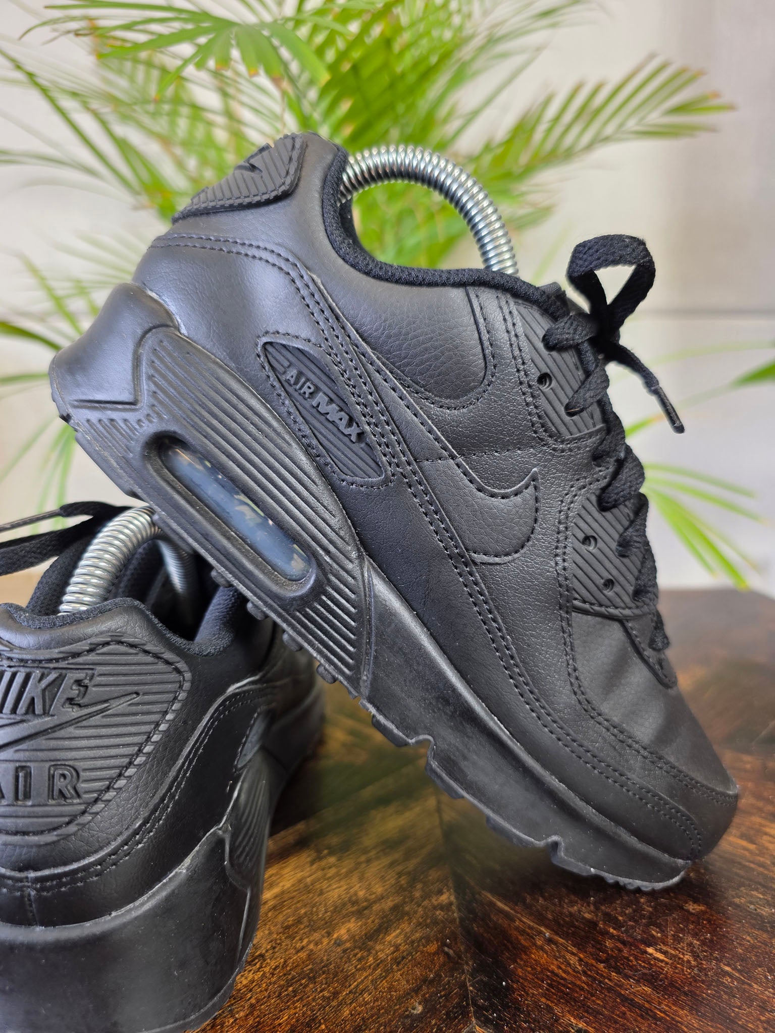 Nike Air Max 90 Triple Black LTR maat 38
