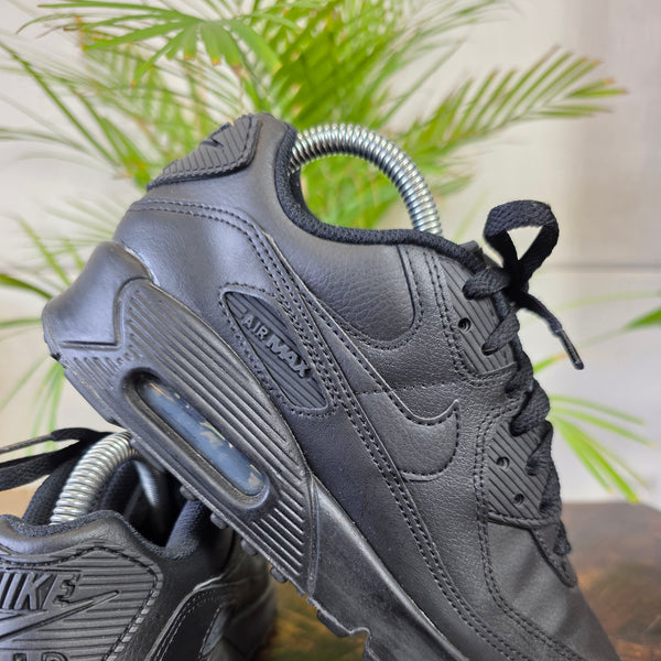Nike Air Max 90 Triple Black LTR maat 38