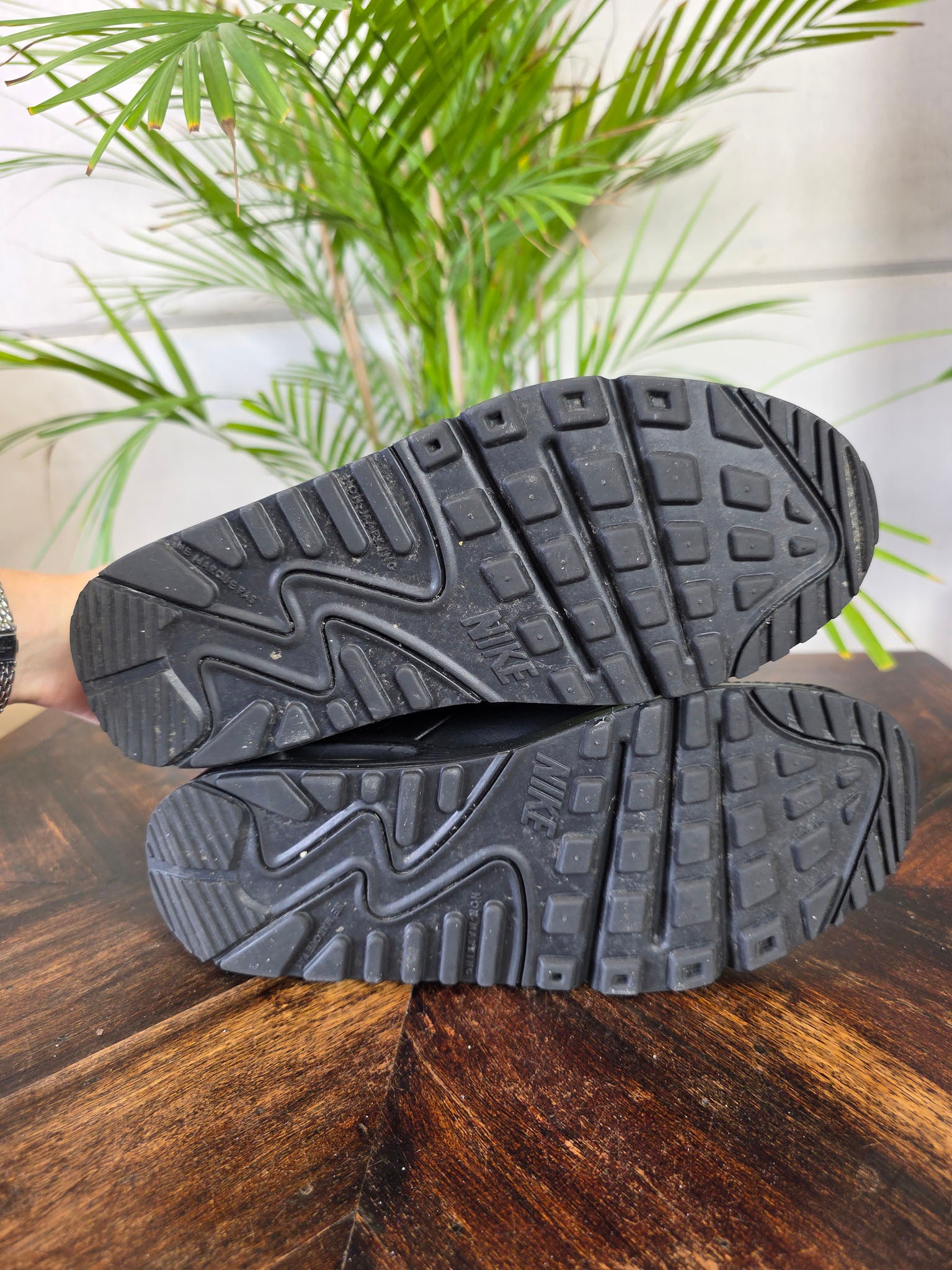 Nike Air Max 90 Triple Black LTR maat 38