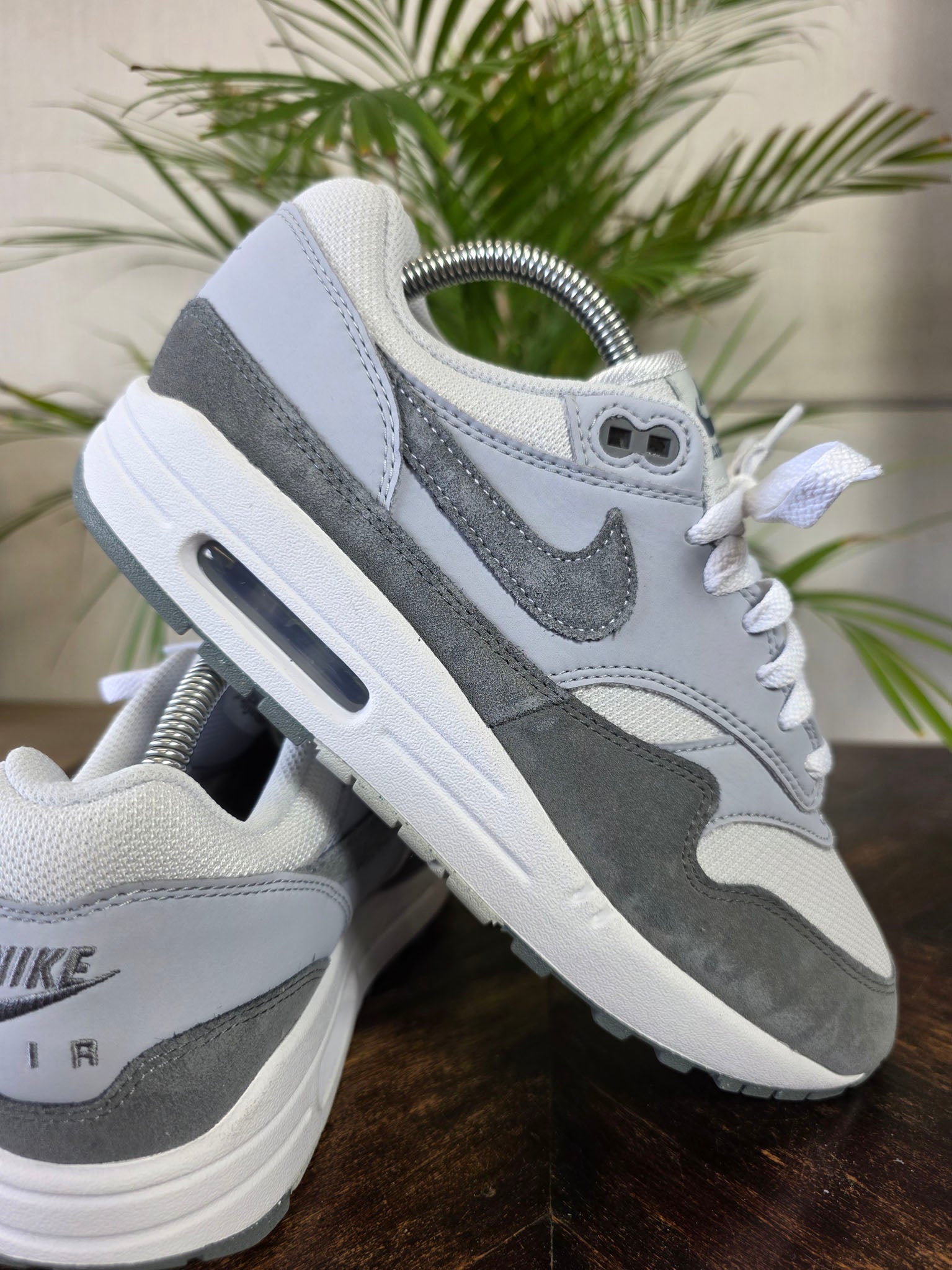 Nike Air Max 1 '87 Photon Dust Wolf Grey maat 41