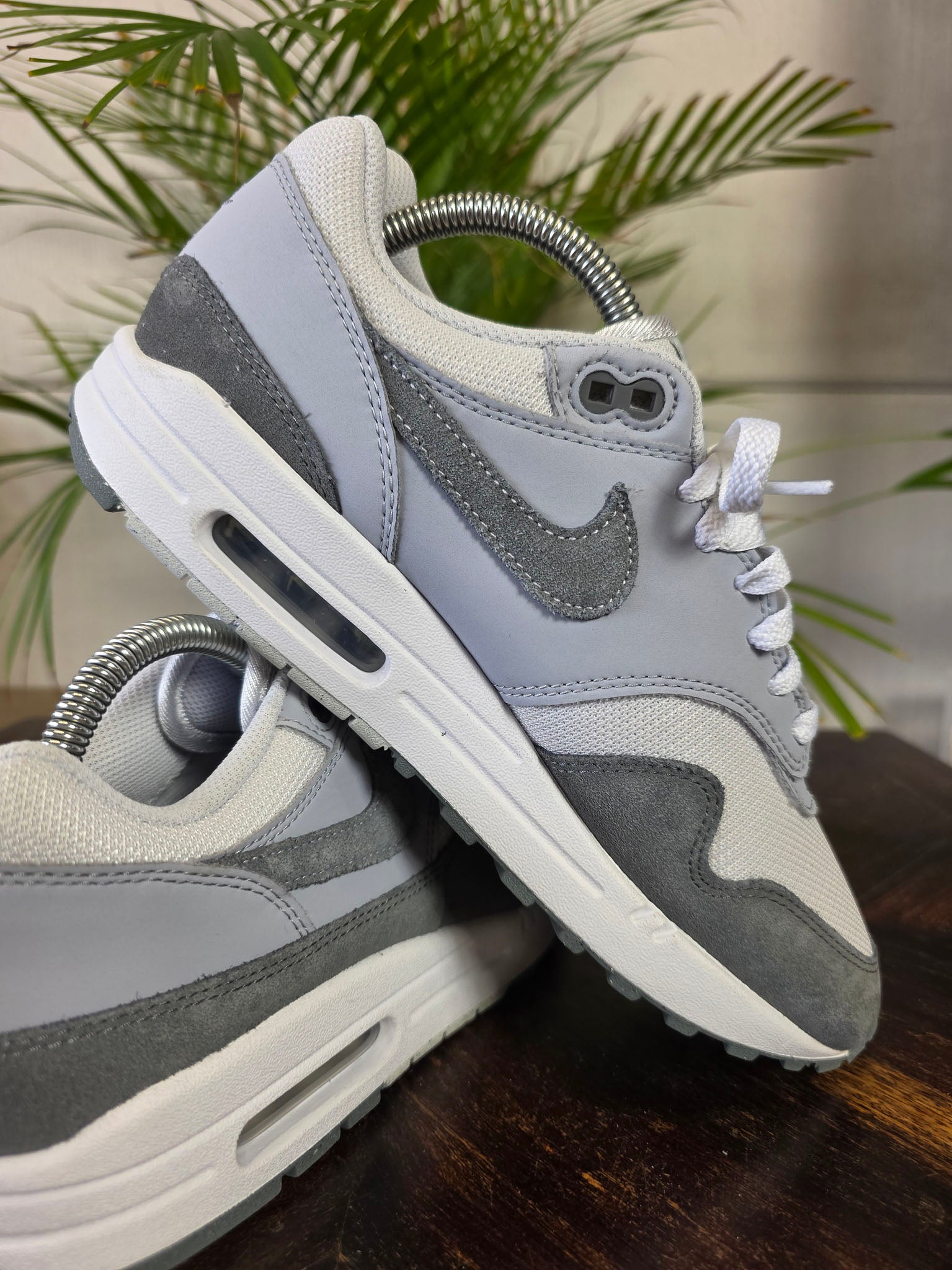 Nike Air Max 1 '87 Photon Dust Wolf Grey maat 41