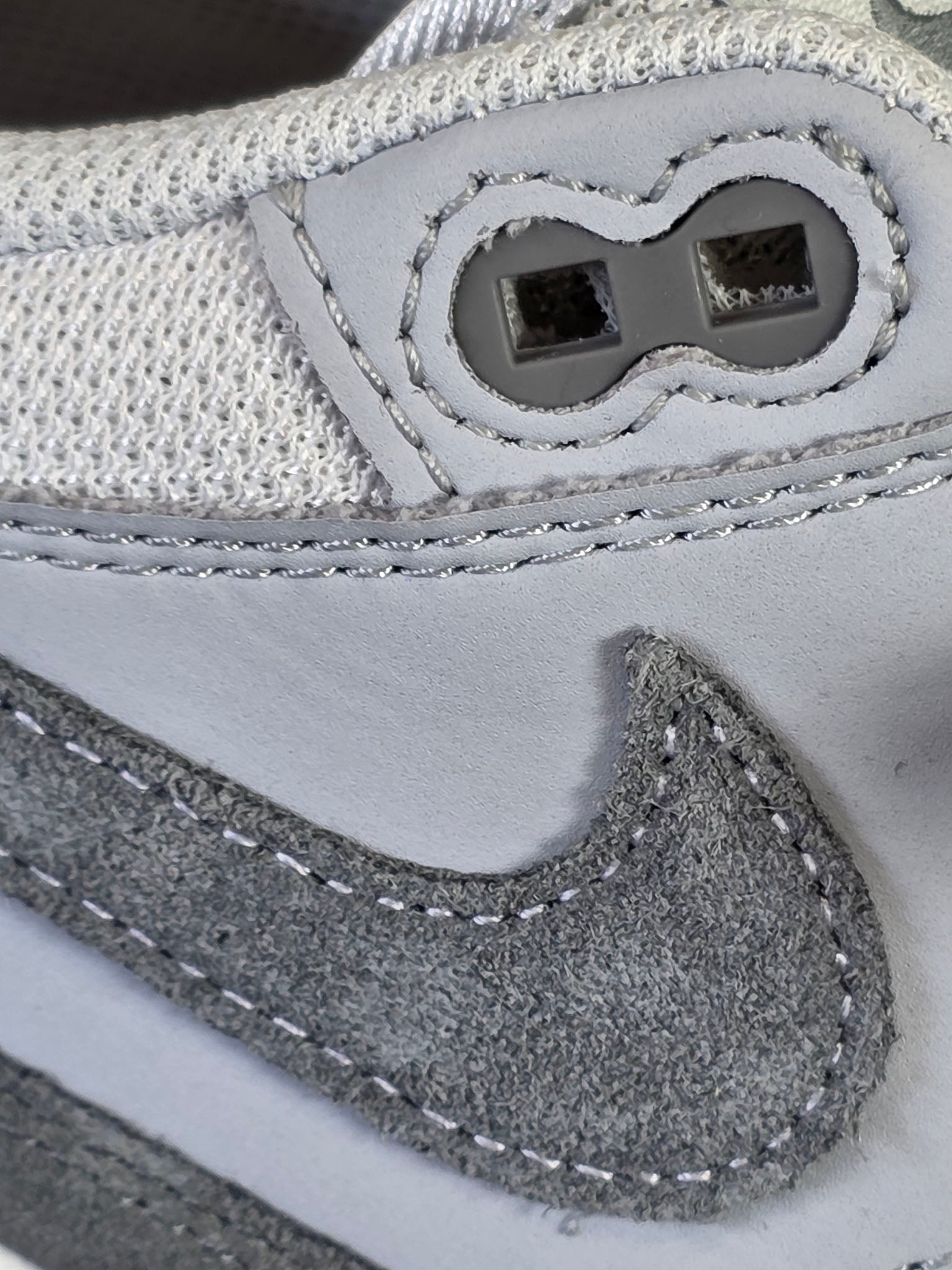 Nike Air Max 1 '87 Photon Dust Wolf Grey maat 41