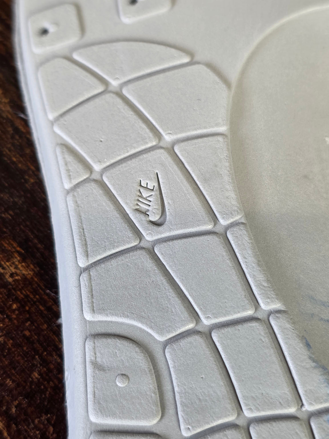 Nike Air Max 1 '87 Photon Dust Wolf Grey maat 41