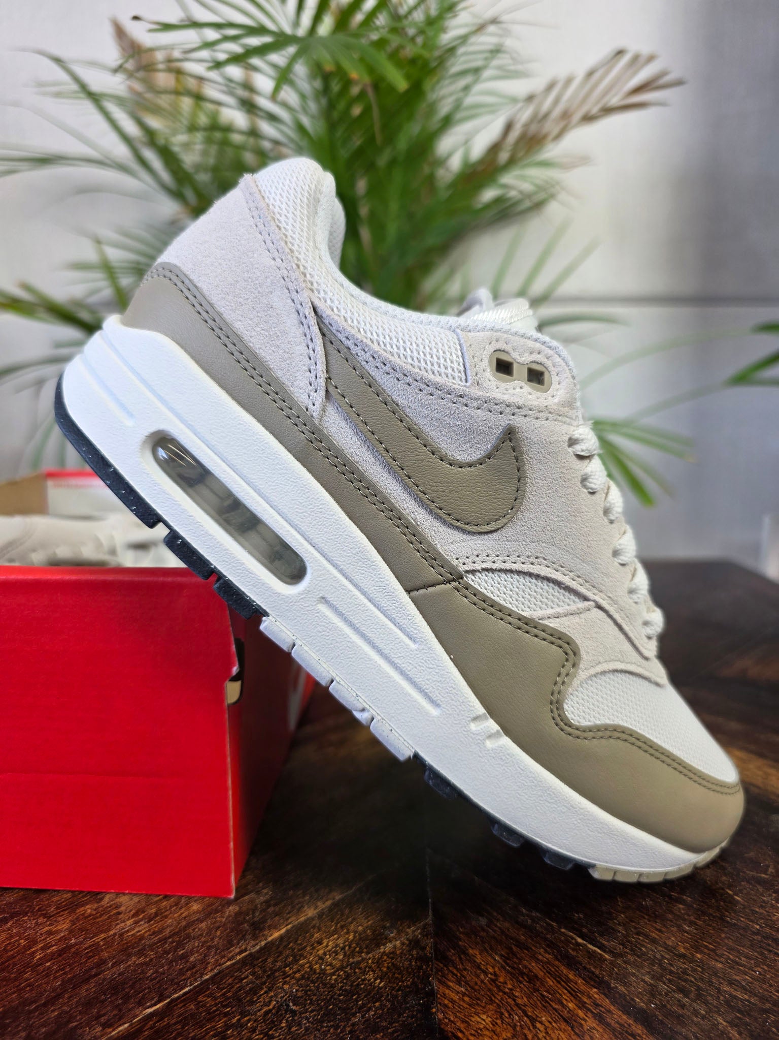 Nike Air Max 1 Essential Phantom Khaki maat 38,5