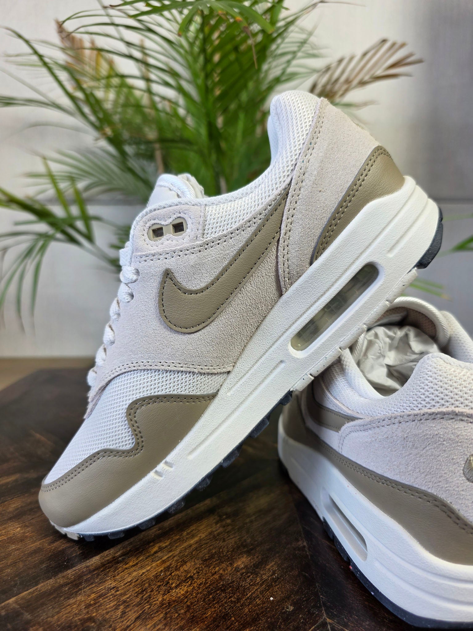 Nike Air Max 1 Essential Phantom Khaki maat 38,5