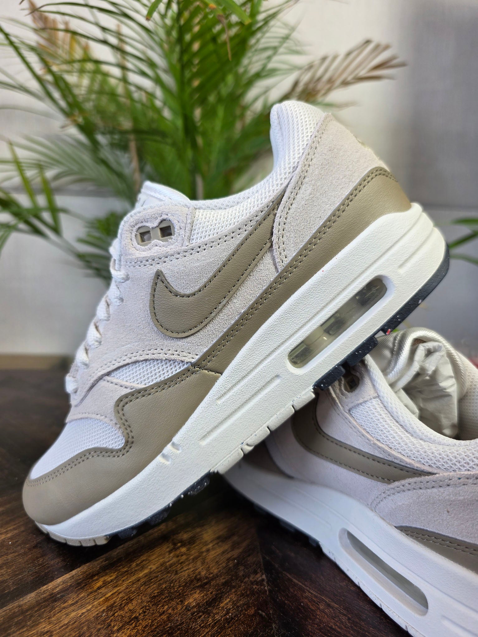 Nike Air Max 1 Essential Phantom Khaki maat 38,5