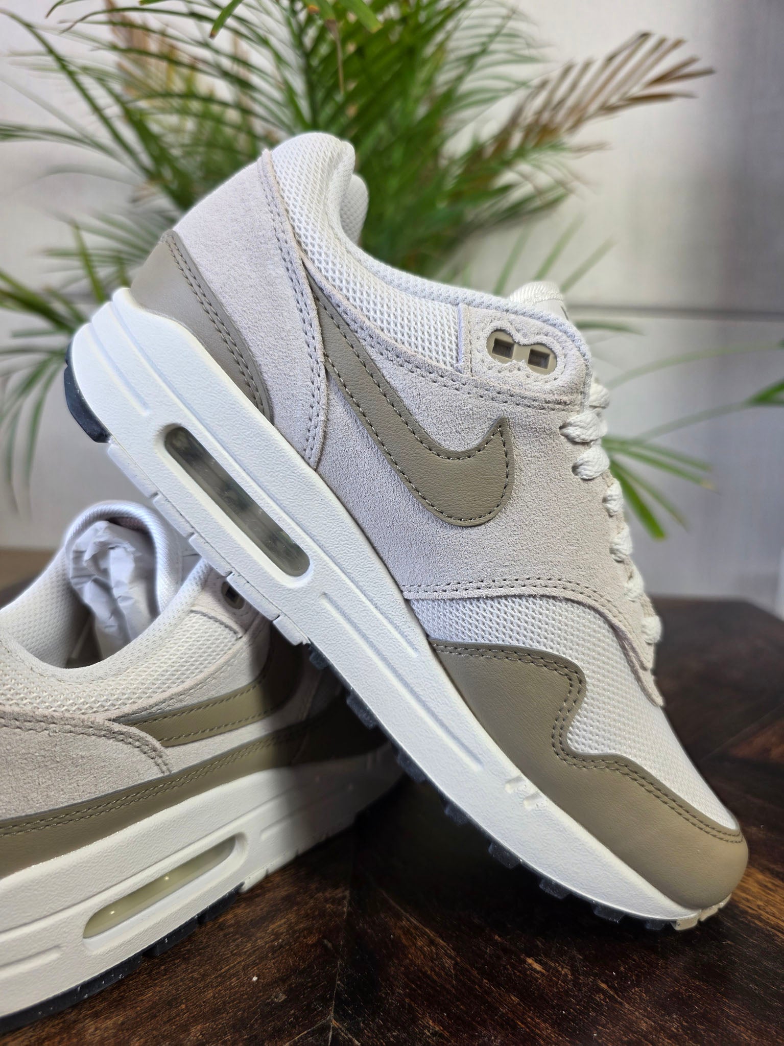 Nike Air Max 1 Essential Phantom Khaki maat 38,5
