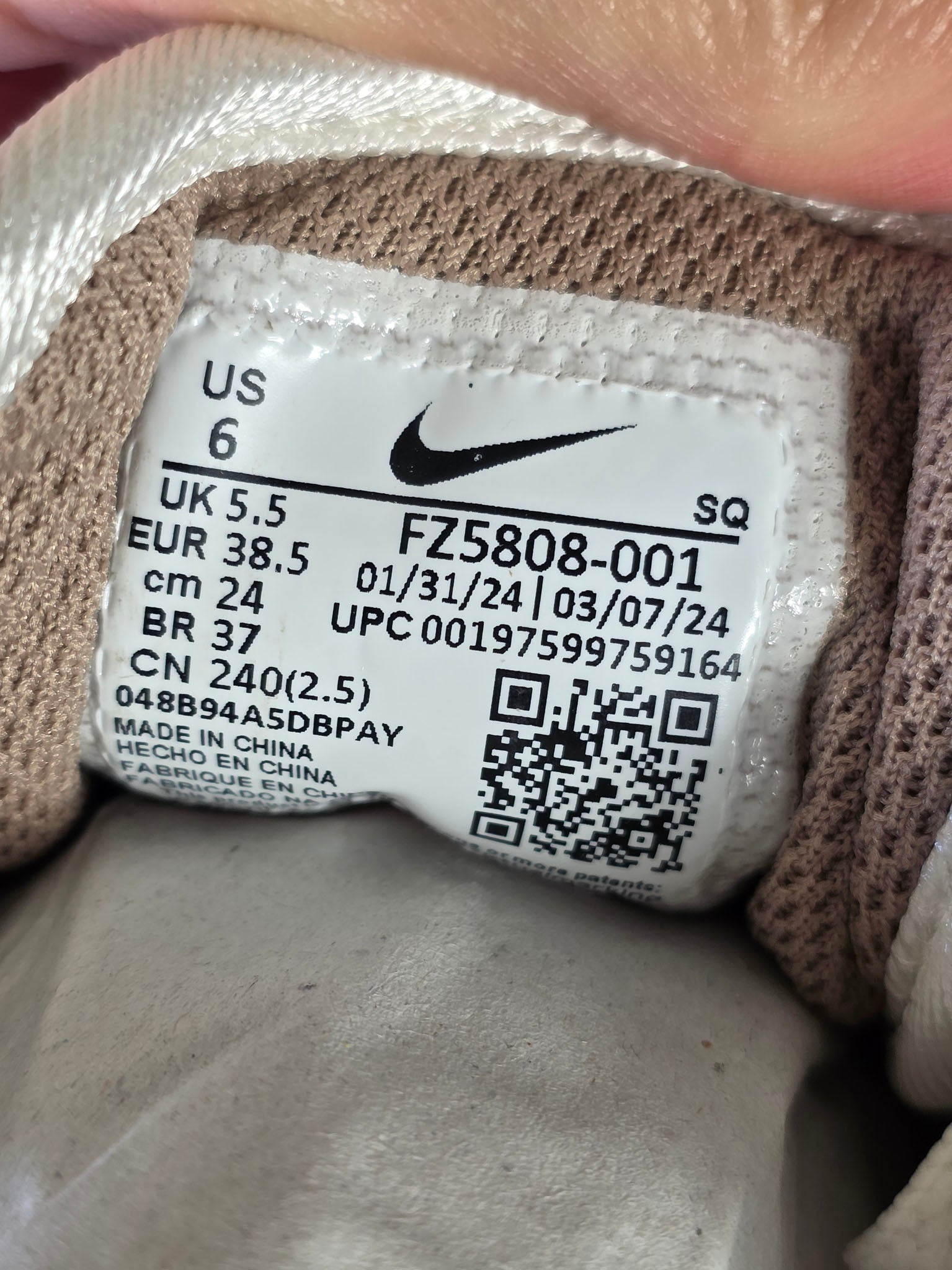 Nike Air Max 1 Essential Phantom Khaki maat 38,5