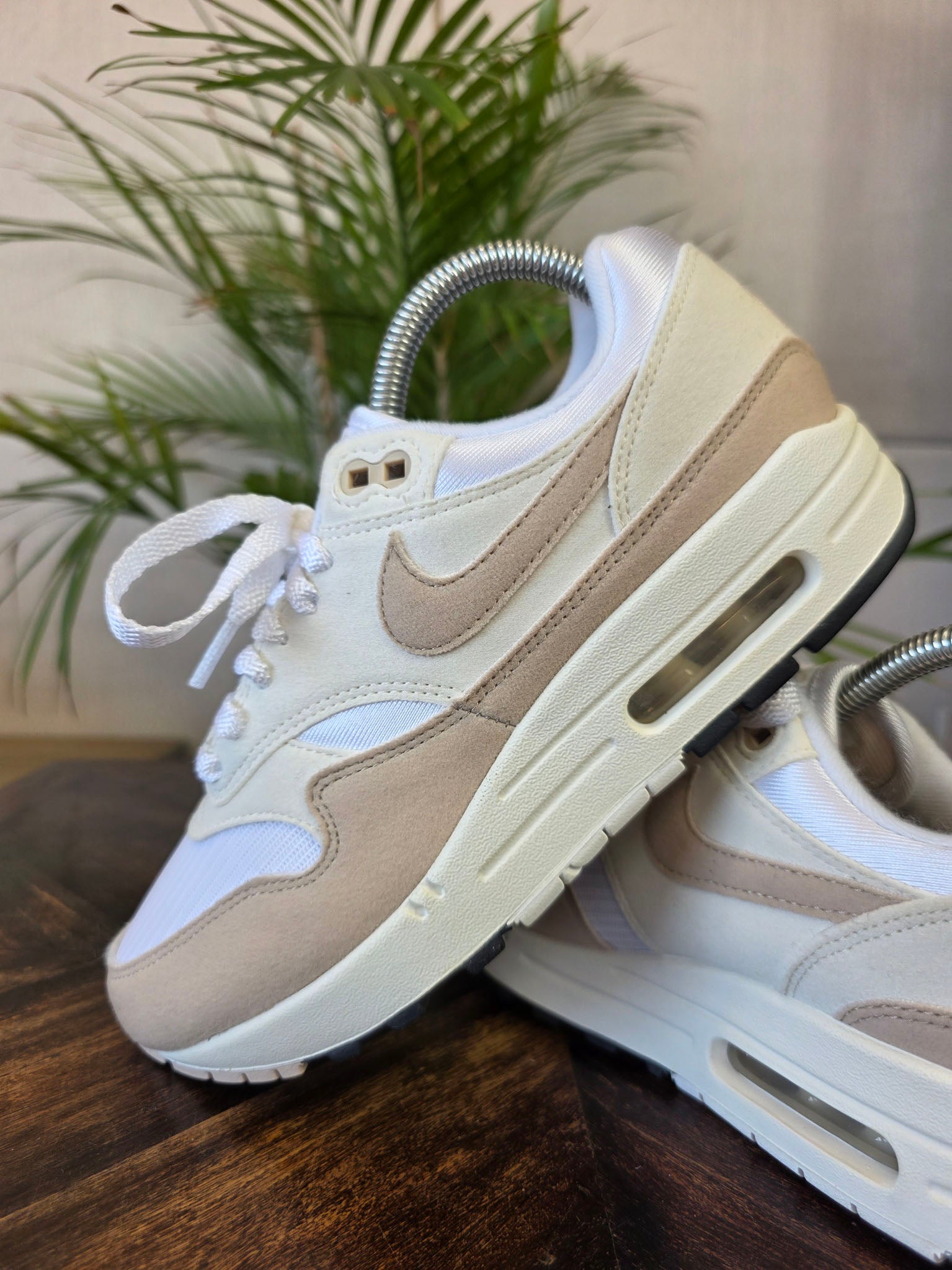 Nike Air Max 1 Pale Ivory maat 38,5