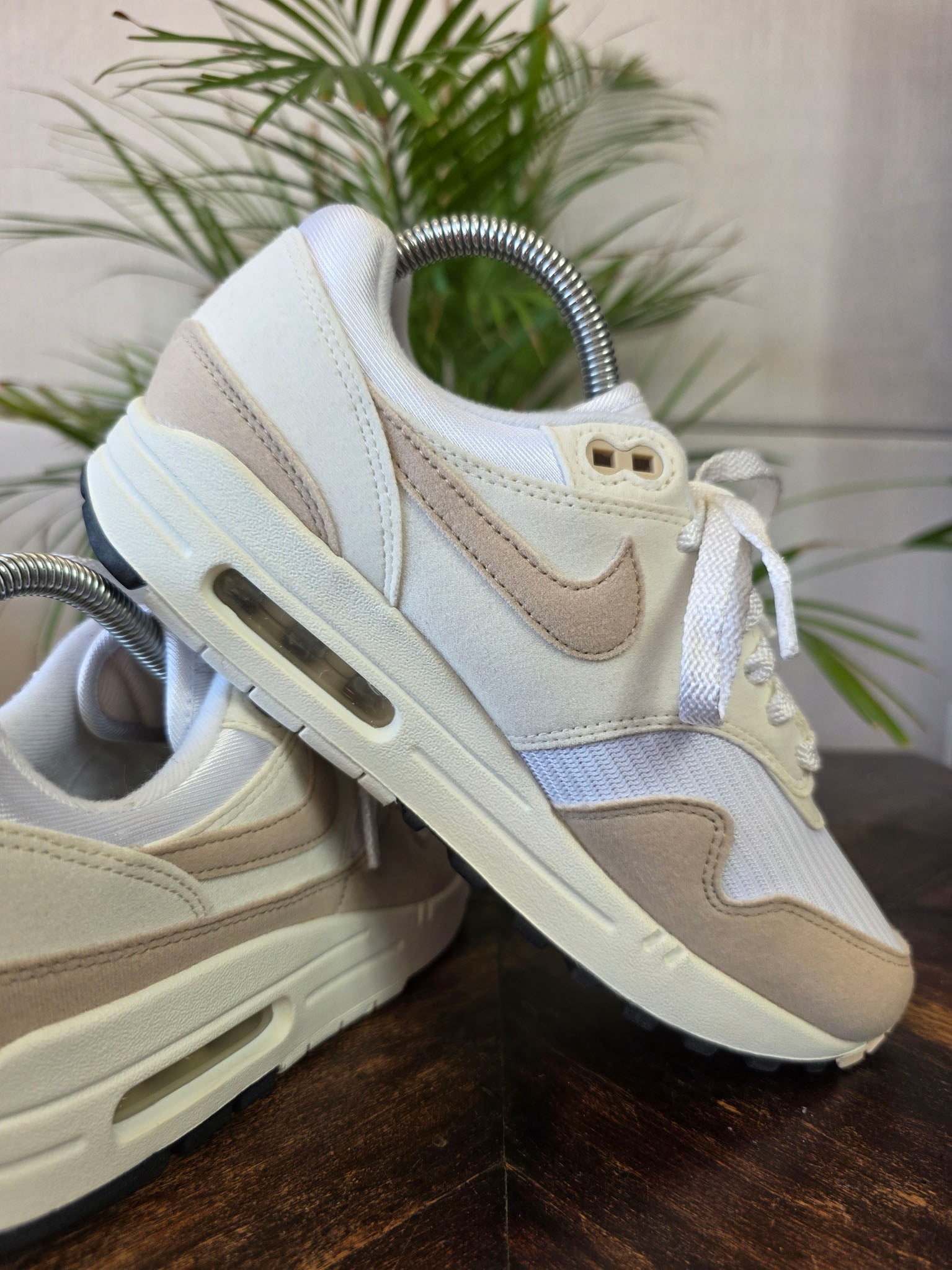 Nike Air Max 1 Pale Ivory maat 38,5