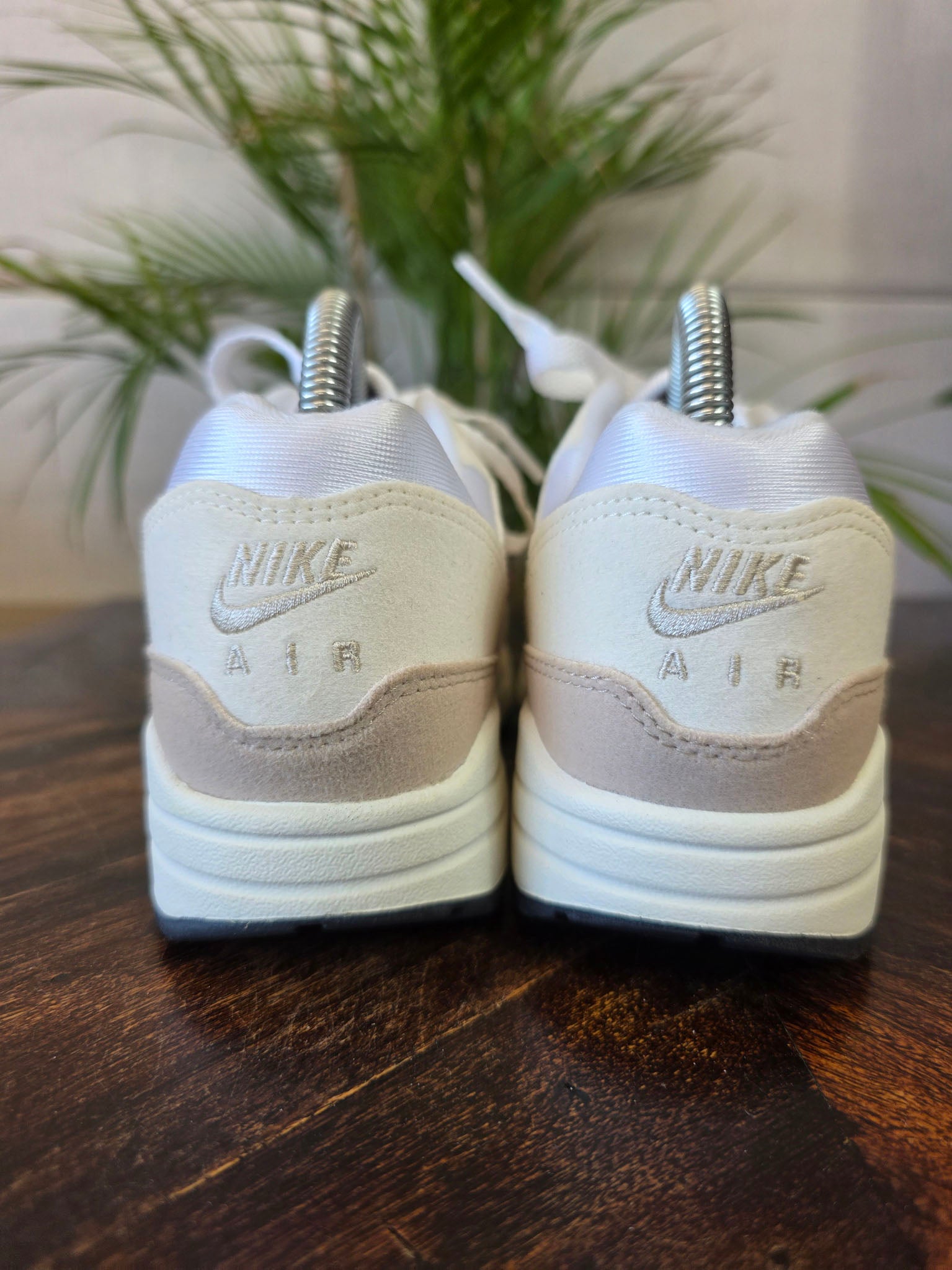 Nike Air Max 1 Pale Ivory maat 38,5