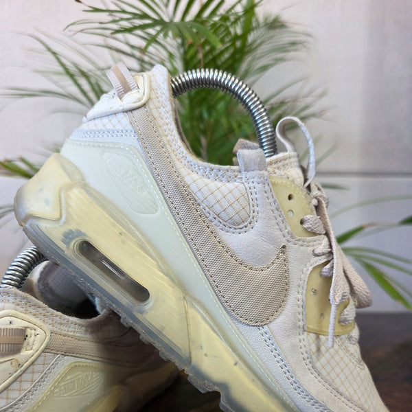 Nike Air Max 90 Terrascape Light Bone maat 37,5