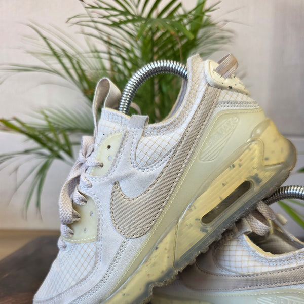 Nike Air Max 90 Terrascape Light Bone maat 37,5