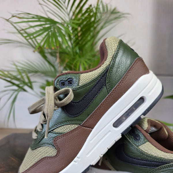 Nike Air Max 1 Neutral Olive Cacao Wow maat 38,5