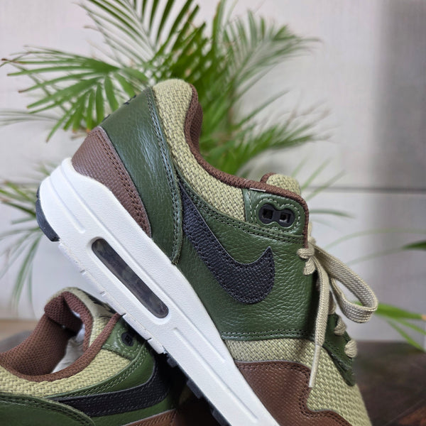 Nike Air Max 1 Neutral Olive Cacao Wow maat 38,5