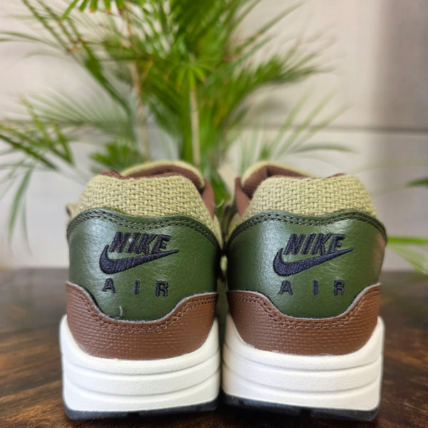 Nike Air Max 1 Neutral Olive Cacao Wow maat 38,5