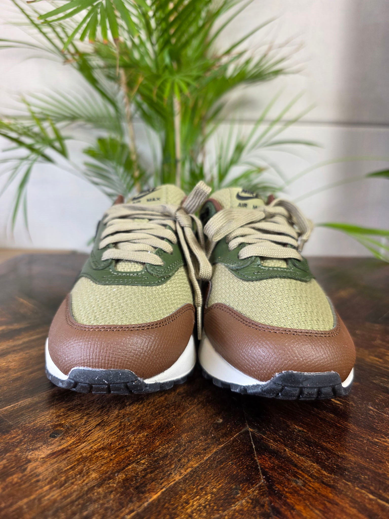 Nike Air Max 1 Neutral Olive Cacao Wow maat 38,5