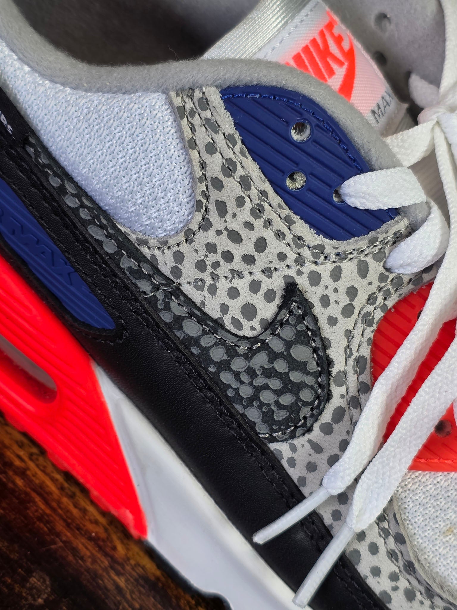 Nike Air Max 90 Kiss My Airs Safari maat 44