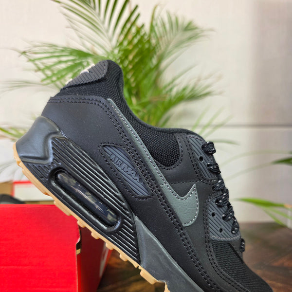 Nike Air Max 90 Black Gum maat 38,5
