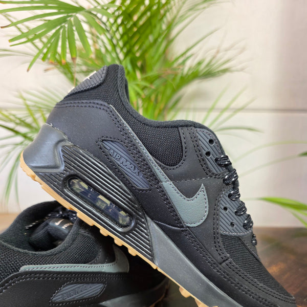 Nike Air Max 90 Black Gum maat 38,5
