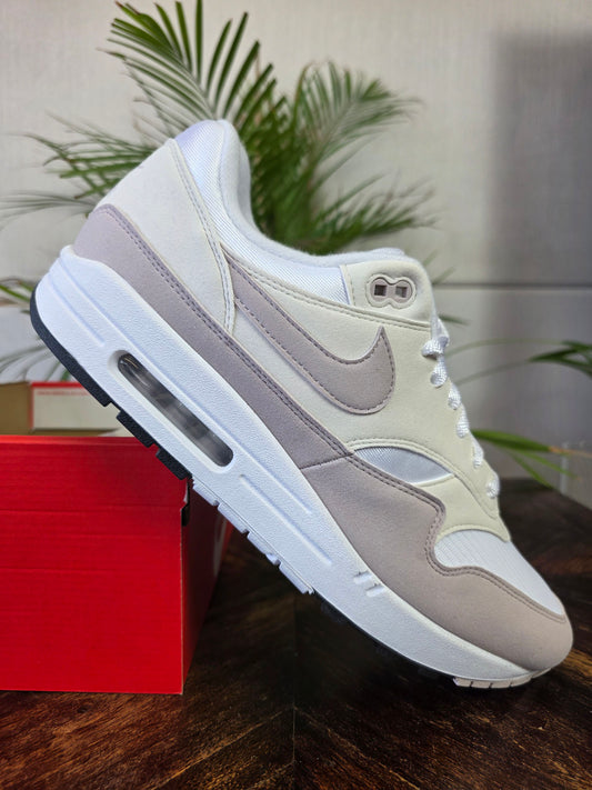 Nike Air Max 1 Platinum Violet maat 47,5