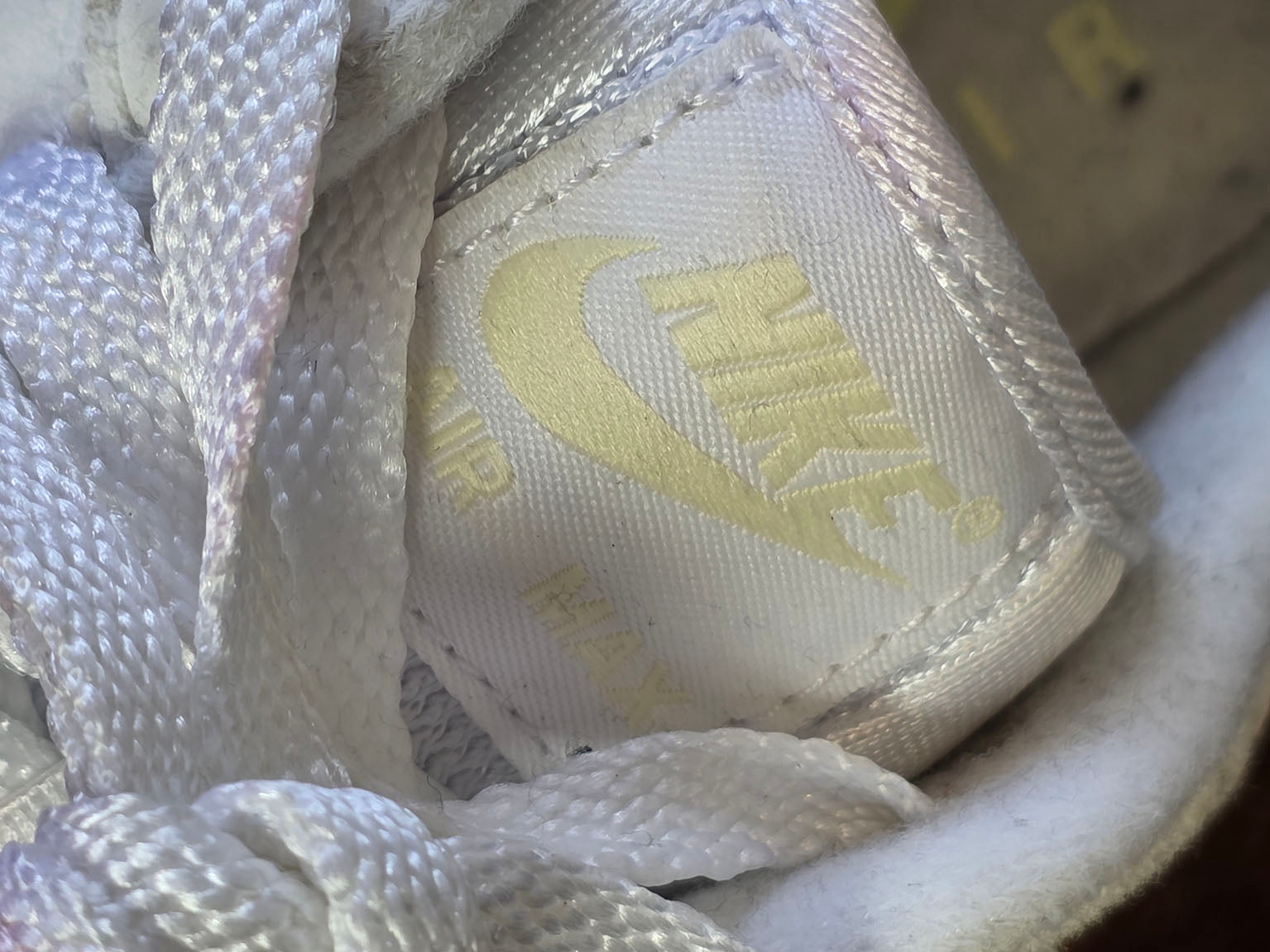 Nike Air Max 1 Alabaster maat 39